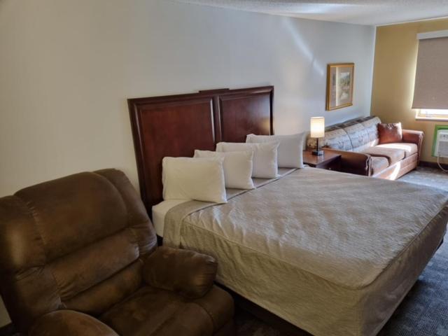 Governors Inn A Travelodge By Wyndham Pierre Luaran gambar